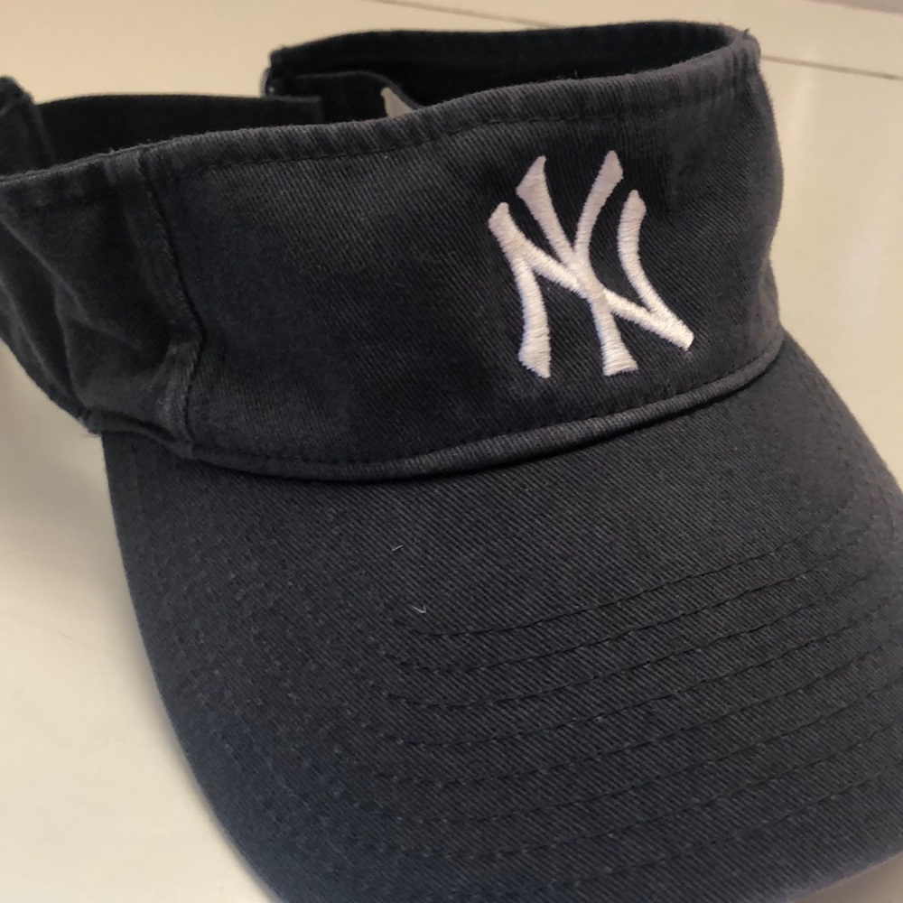 Vintage NY Yankees visor
